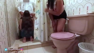 Verpleegster vindt dokter neukend met patiënt in ziekenhuis badkamer / PART 1 / NicoleLondrawer / Chiquicandy