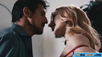 Romantische seks met een sletterig blondje